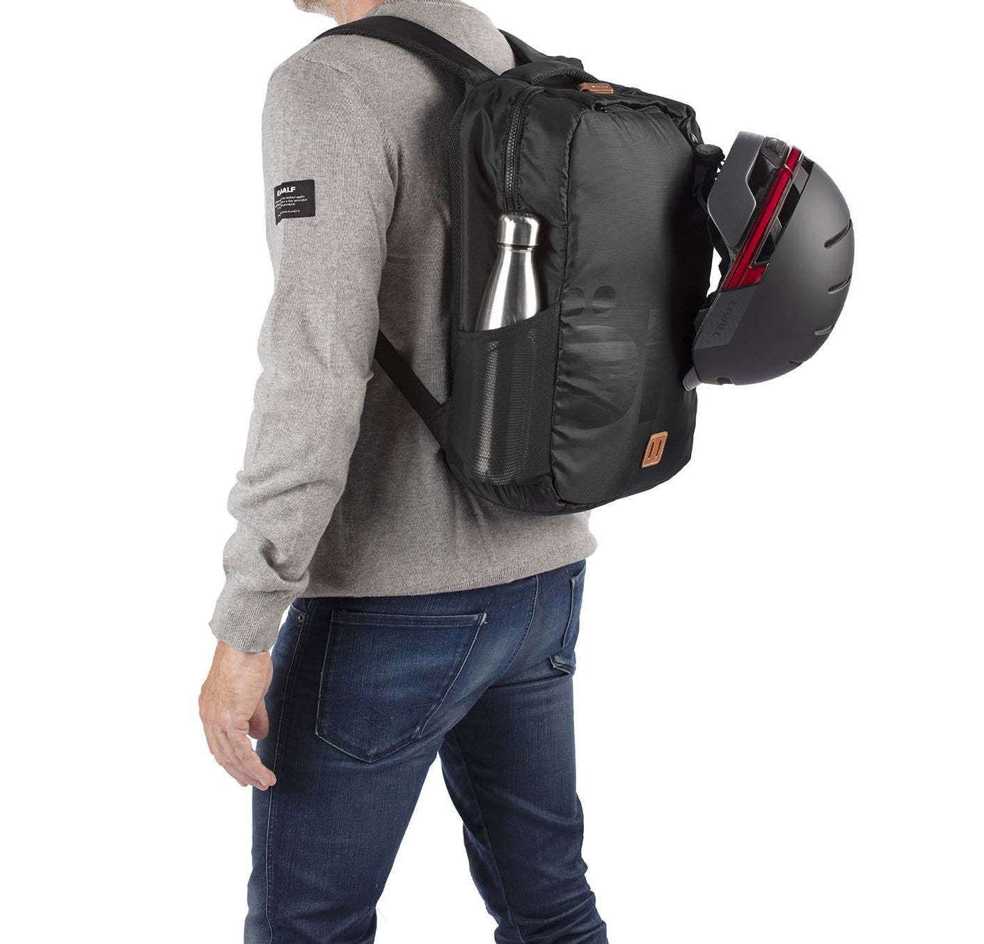 Öhll Backpack Black Bottle and Helmet